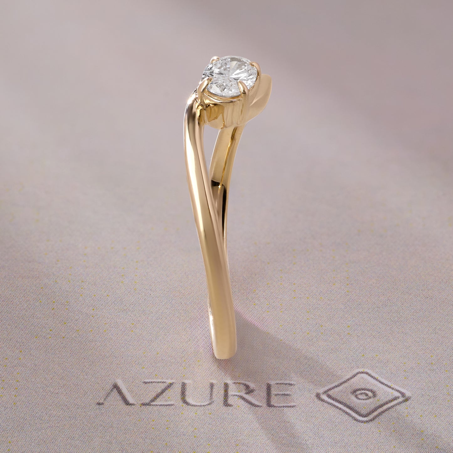 Oval Diamond Twisted Band Ring