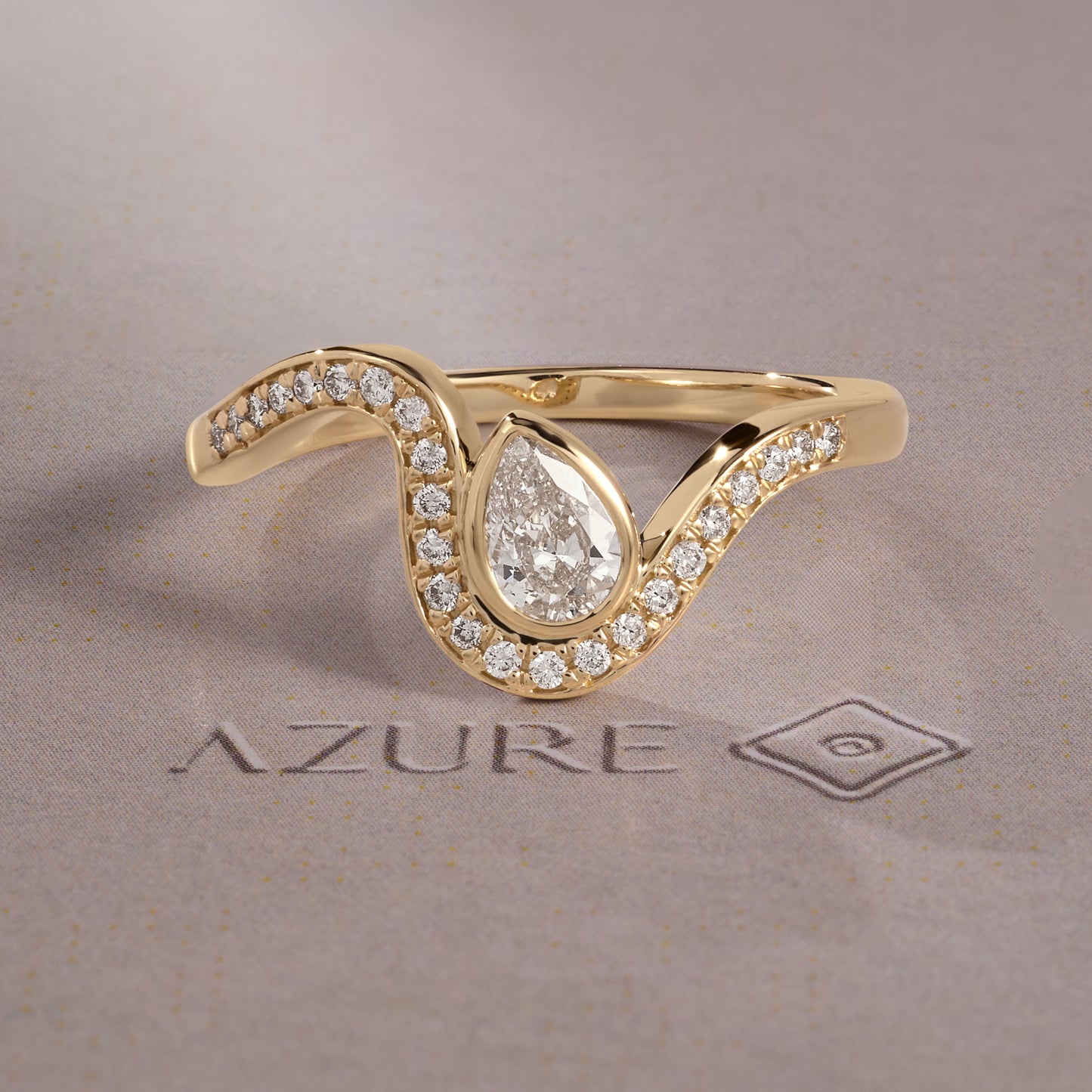 Pear & Round Diamond Wavy Band Ring
